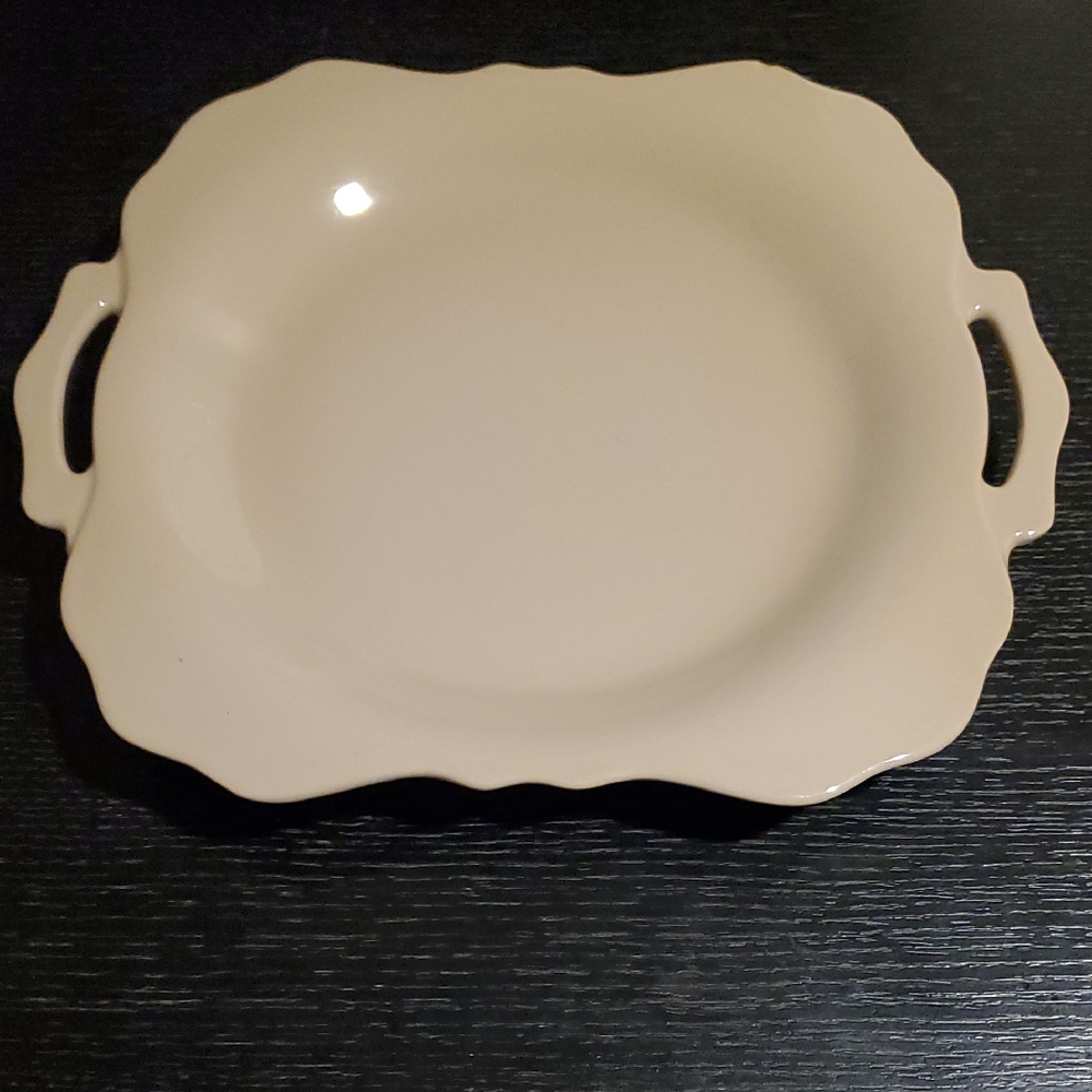 VIETRI Serving Plate or Charger